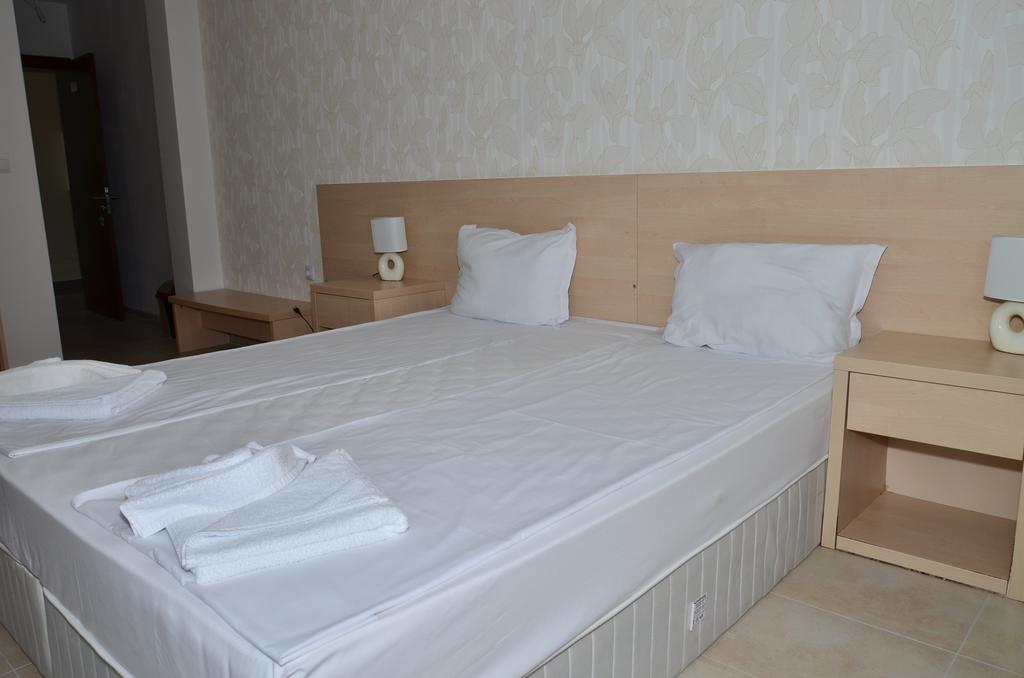 La Piazza Primorsko Rooms & Apartments Room photo
