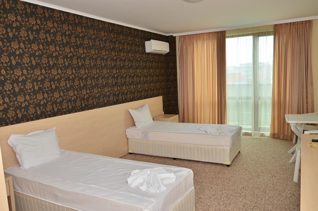 La Piazza Primorsko Rooms & Apartments Room photo